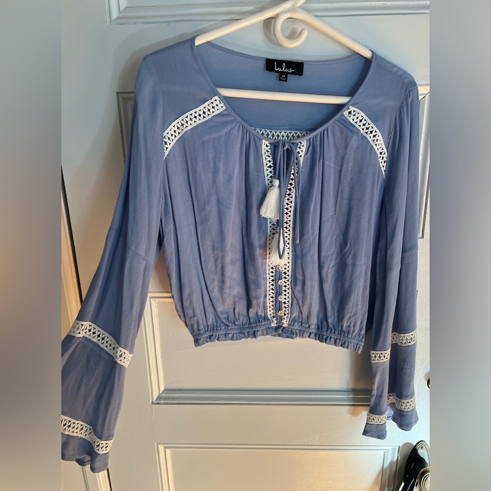LULUs blue long sleeve bohemian top with flared sleeves in a Medium